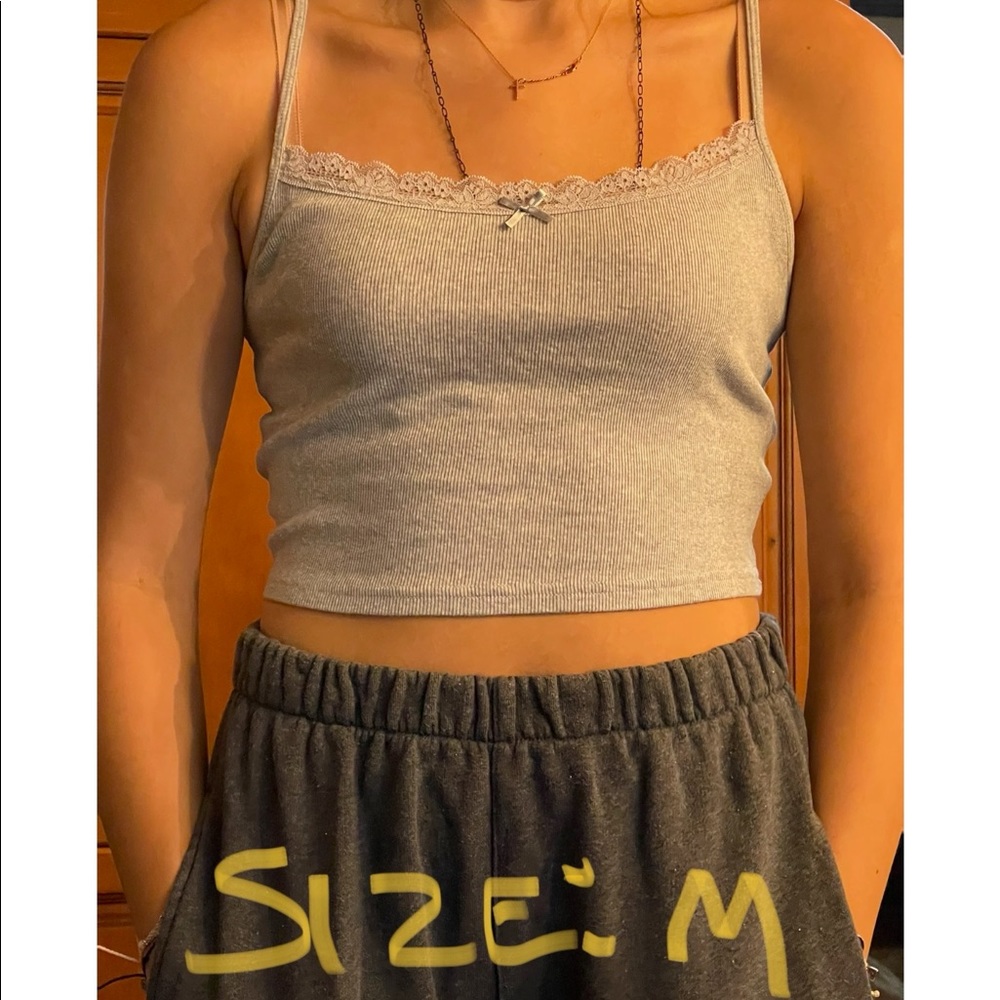 Gray lace cropped tank top!